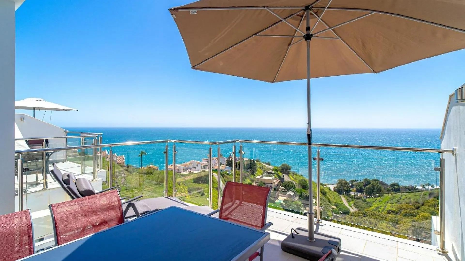 Apartment Ferienwohnung Fuer 6 Personen Ca 120 Qm In Nerja, Andalusien Costa Del Sol